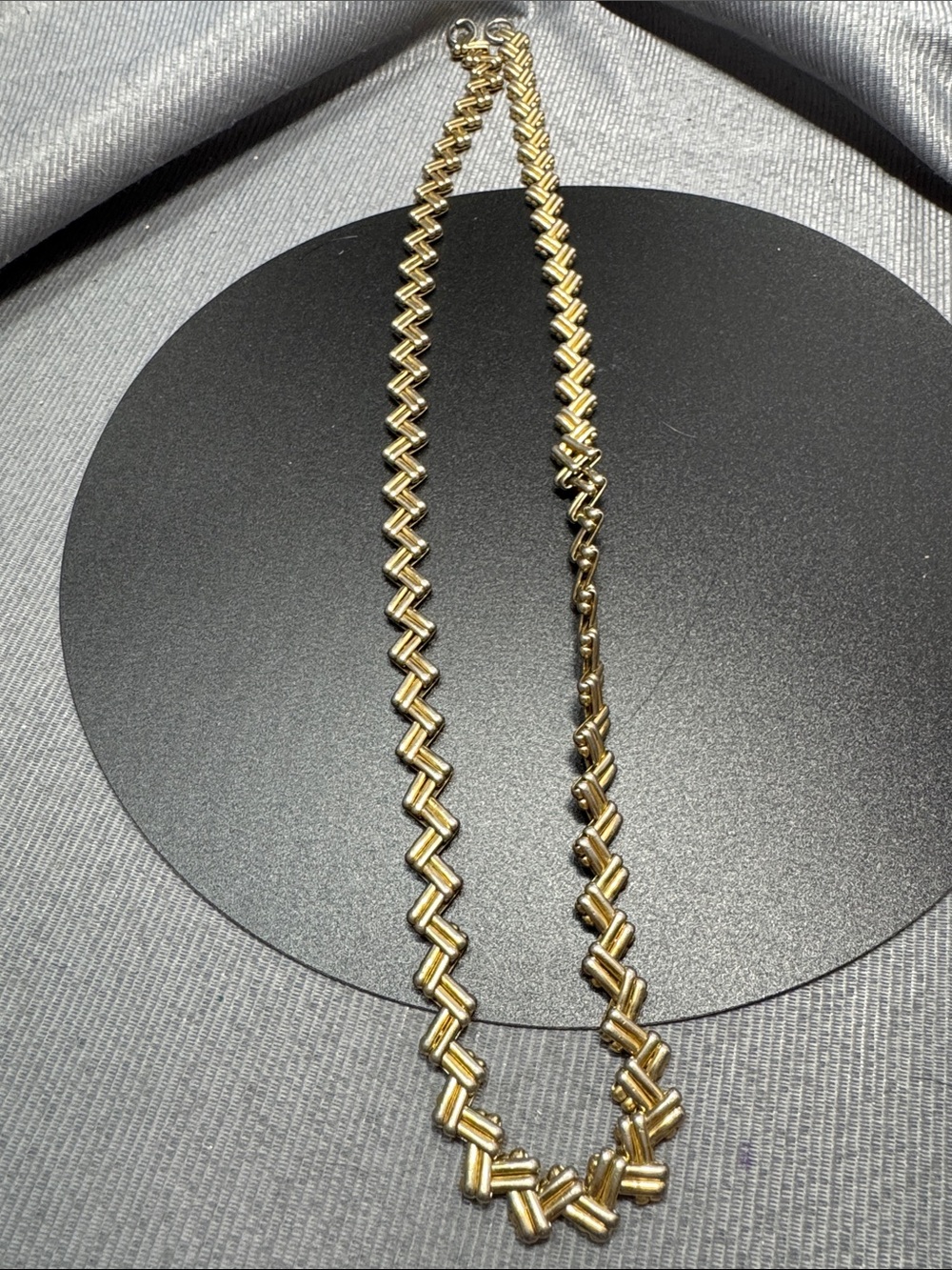 VTG Source Unknown Gold Zigzag Chain Necklace